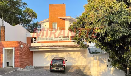 Sobrado de 350m² com 4 quartos em Serra Da Cantareira