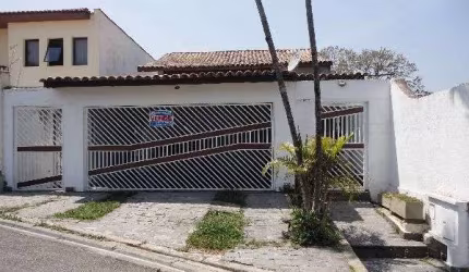 Sobrado de 320m² com 3 quartos em Jardim Entre Serras