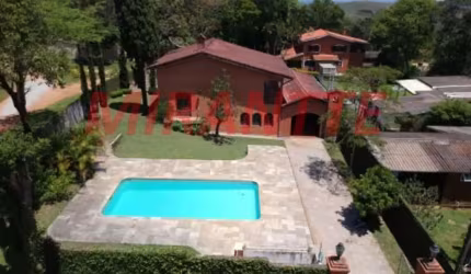 Casa terrea de 269m² com 3 quartos em Centro - Mairiporã