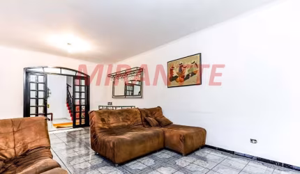 Sobrado de 350m² com 3 quartos em Vila Gustavo