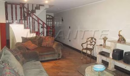 Sobrado de 190m² com 3 quartos em Jardim Peri