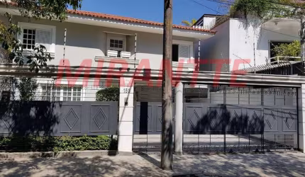Sobrado de 285m² com 4 quartos em Morumbi