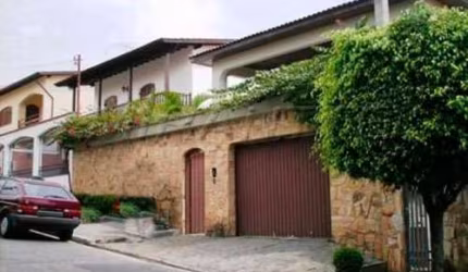 Sobrado de 550m² com 5 quartos em Barro Branco