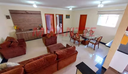 Sobrado de 369m² com 4 quartos em Vila Mazzei