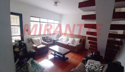 Sobrado de 312m² com 5 quartos em Vila Mazzei