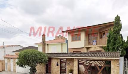 Sobrado de 560m² com 4 quartos em Jardim Guapíra