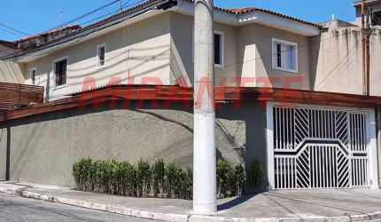 Sobrado de 82m² com 3 quartos em Vila Nova Galvão