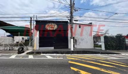 Comercial de 420m² em Limão
