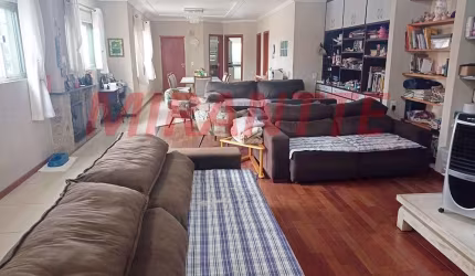 Sobrado de 305m² com 5 quartos em Vila Pauliceia