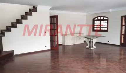 Sobrado de 200m² com 4 quartos em Tremembe