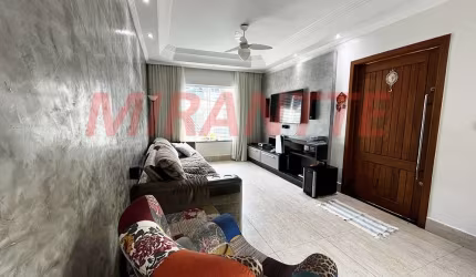 Sobrado de 300m² com 3 quartos em Água Fria