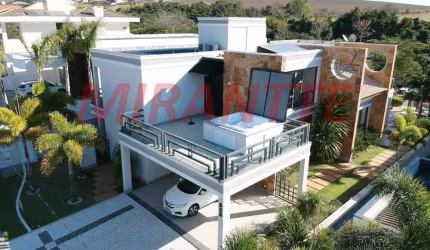 Cond. fechado de 408.6m² com 5 quartos em Jardim Colonial