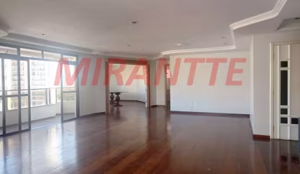 Apartamento de 240m² com 4 quartos em Água Fria