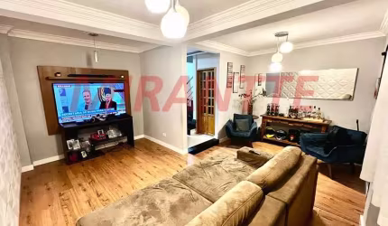Sobrado de 240m² com 3 quartos em Vila Nilo