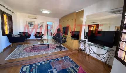 Sobrado de 236m² com 3 quartos em Mandaqui