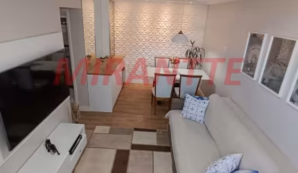 Apartamento de 60m² com 2 quartos em Vila Constança