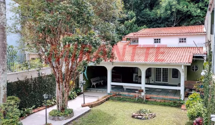 Sobrado de 300m² com 5 quartos em Vila Amalia