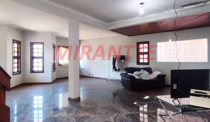 Sobrado de 425m² com 4 quartos em Jardim São Bento