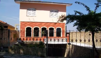 Sobrado de 293m² com 4 quartos em Tremembe