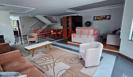 Sobrado de 380m² com 4 quartos em Jardim Guapíra