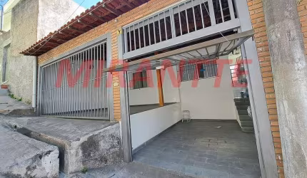 Sobrado de 216m² com 3 quartos em Água Fria