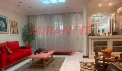 Sobrado de 160m² com 4 quartos em Jardim São Paulo