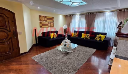 Sobrado de 308m² com 3 quartos em Vila Irmaos Arnoni