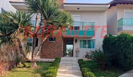 Cond. fechado de 505m² com 4 quartos em Horto Florestal