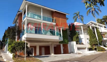 Cond. fechado de 323m² com 4 quartos em Tucuruvi