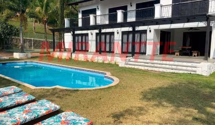 Cond. fechado de 561m² com 4 quartos em Serra da Cantareira