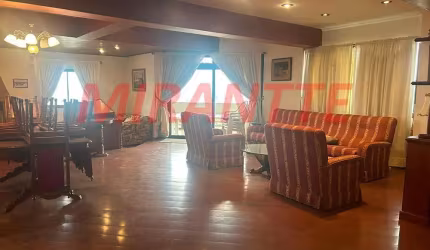 Apartamento de 272m² com 4 quartos em Água Fria