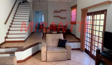 Sobrado de 226m² com 3 quartos em Parada Inglesa