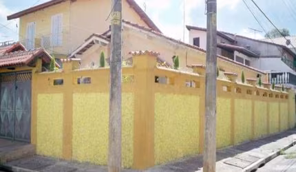 Sobrado de 300m² com 4 quartos em Tremembe