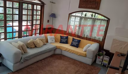 Casa terrea de 200m² com 6 quartos em Vila Irmaos Arnoni