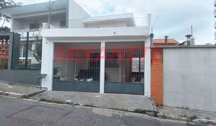 Sobrado de 221m² com 3 quartos em Santana