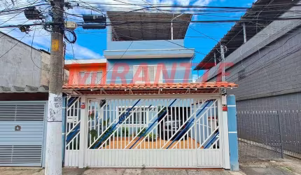 Sobrado de 1.05m² com 3 quartos em Jardim Brasil (Zona Norte)