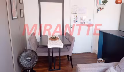 Apartamento de 42m² com 2 quartos em Santa Teresinha