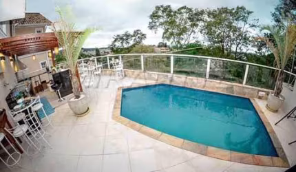Sobrado de 432m² com 3 quartos em Jardim Bibi