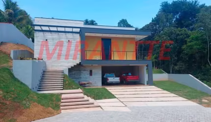 Cond. fechado de 168m² com 3 quartos em Centro