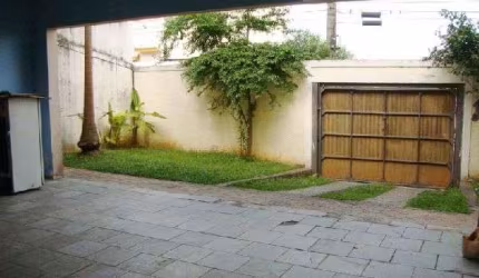 Sobrado de 600m² com 6 quartos em Tremembe