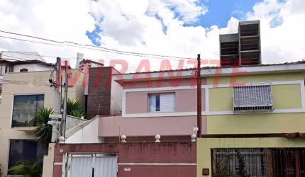 Sobrado de 230m² com 4 quartos em Água Fria