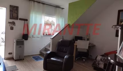 Sobrado de 95m² com 2 quartos em Água Fria