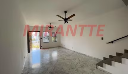 Sobrado de 158m² com 3 quartos em Água Fria