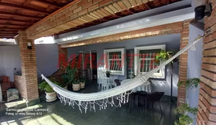 Sobrado de 211m² com 4 quartos em Tremembe