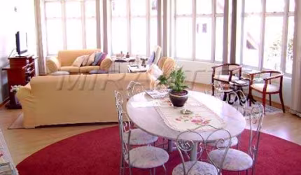 Sobrado de 410m² com 4 quartos em Jardim São Bento