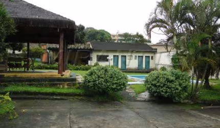 Terreno de 350m² em Horto Florestal