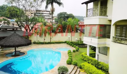 Sobrado de 885m² com 3 quartos em Horto Florestal