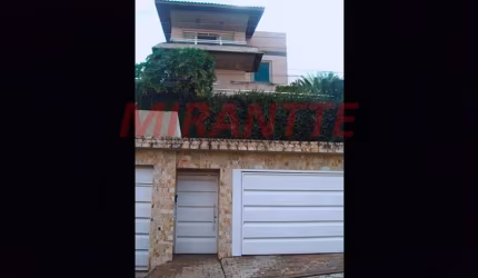 Sobrado de 300m² com 4 quartos em Jardim São Bento