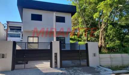 Casa terrea com 2 quartos em Água Fria