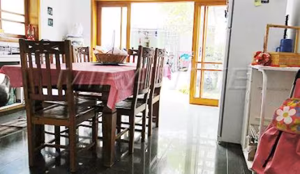 Sobrado de 247m² com 3 quartos em Santana